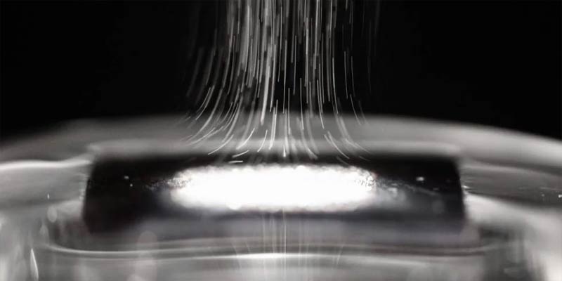 Dampferzeuger wandelt Meerwasser in Trinkwasser um